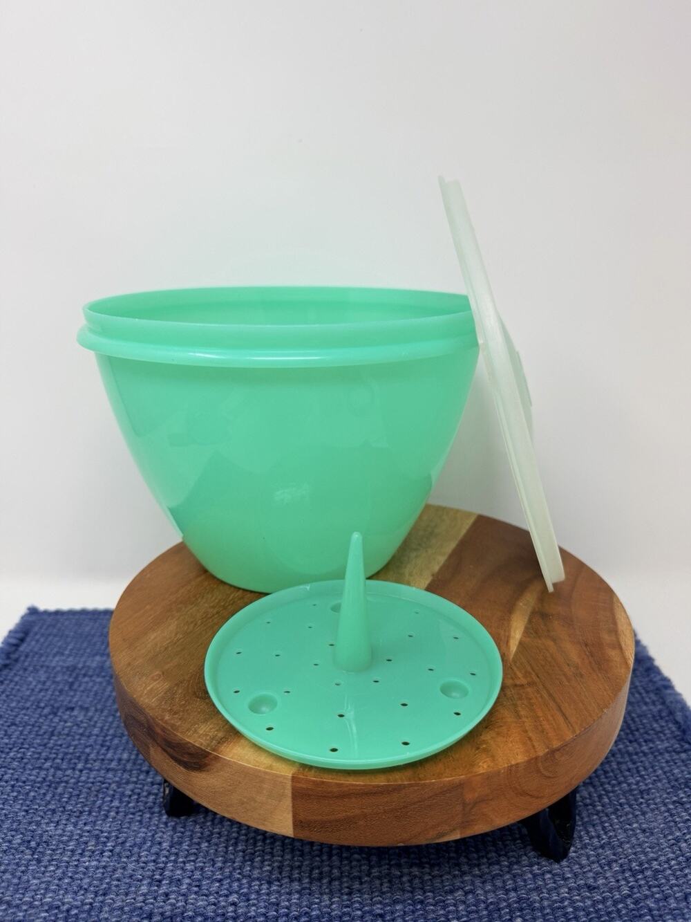 Tupperware Crisp It Lettuce Crisper Jadite Green 679 Bubble Lid 680 SPIKE
